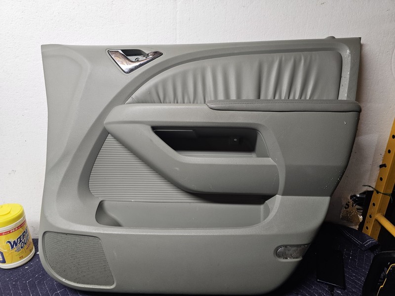 2005 - 2007 HONDA ODYSSEY RIGHT FRONT PASSENGER SIDE DOOR INTERIOR PANEL OEM