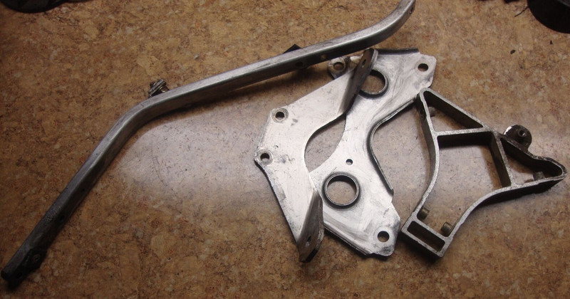 2005 SKI-D00 Expedition GSX 550F Snowmobile Bombardier Body Frame Mount Bracket