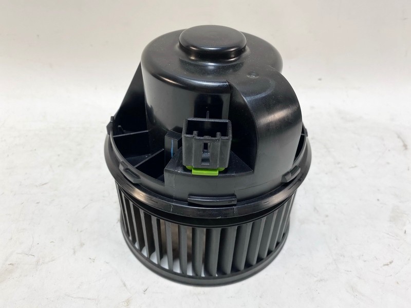 15-18 FORD FOCUS 15-18 FORD FOCUS A / C HVAC HEATER BLOWER FAN W / MOTOR OEM
