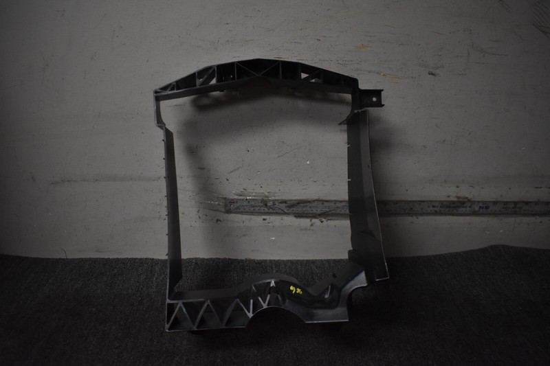 2017-2020 LAND ROVER SPORT RIGHT SIDE INTERCOOLER BRACKET FACTORY OEM