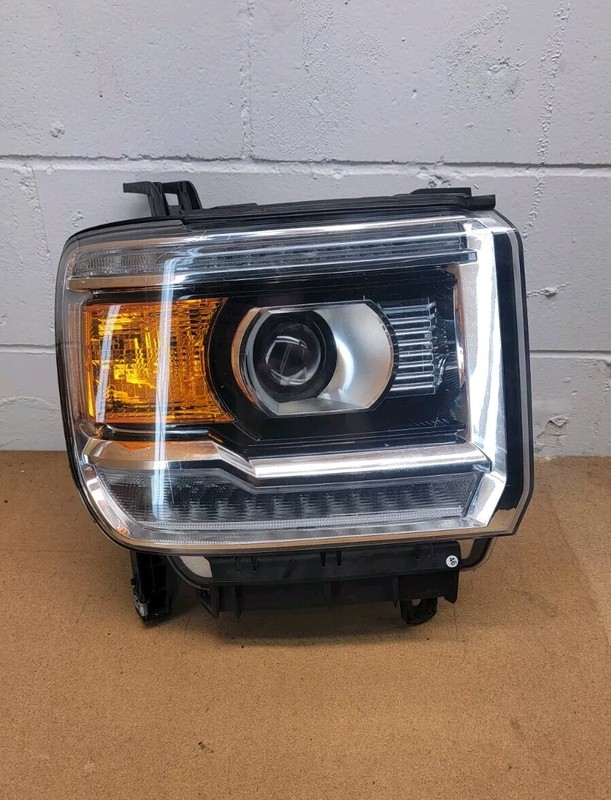 2014 2015 GMC SIERRA 1500 FrontHEADLIGHT LIGHT ASSEMBLY Right RH Side OEM