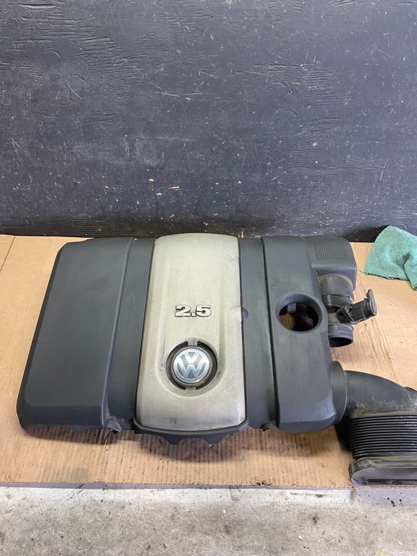 2005 to 2008 Volkswagen Jetta 2.5L Passat Jetta Engine Cover 07k129601 P8470 DG