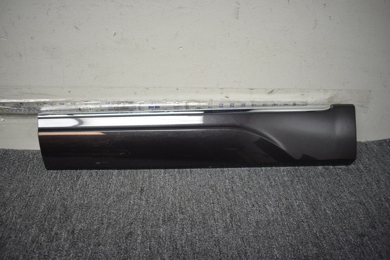 2009-2012 AUDI Q5 LOWER DOOR MOLDING FACTORY OEM