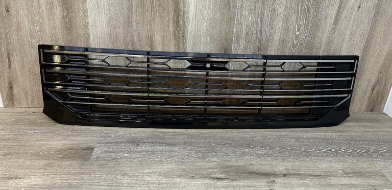 2026 HYUNDAI PALISAGE GRILLE W/ CAMERA HOLE OEM - PART # 863A0-P9CA0-HTS
