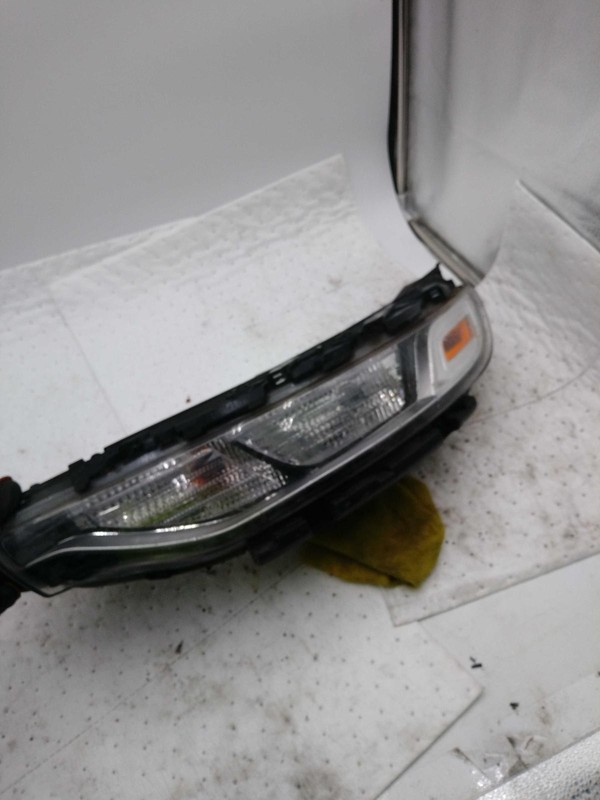 2020 KIA SOUL Left Headlight Assembly Halogen Projector White 104K Miles