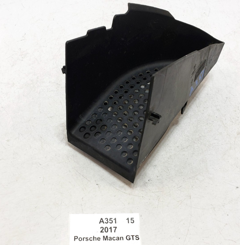 ✅ 15-18 OEM Porsche Macan GTS 95B Front Left Driver Air Guide Trim 34k