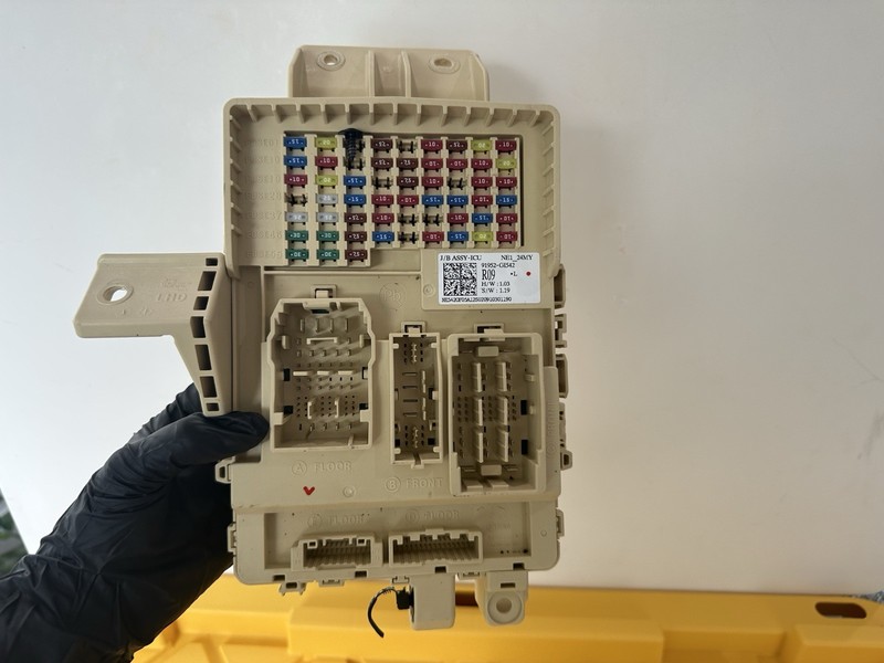 2022-2024 HYUNDAI IONIQ 5 FUSE BOX MODULE91952-GI542 OEM