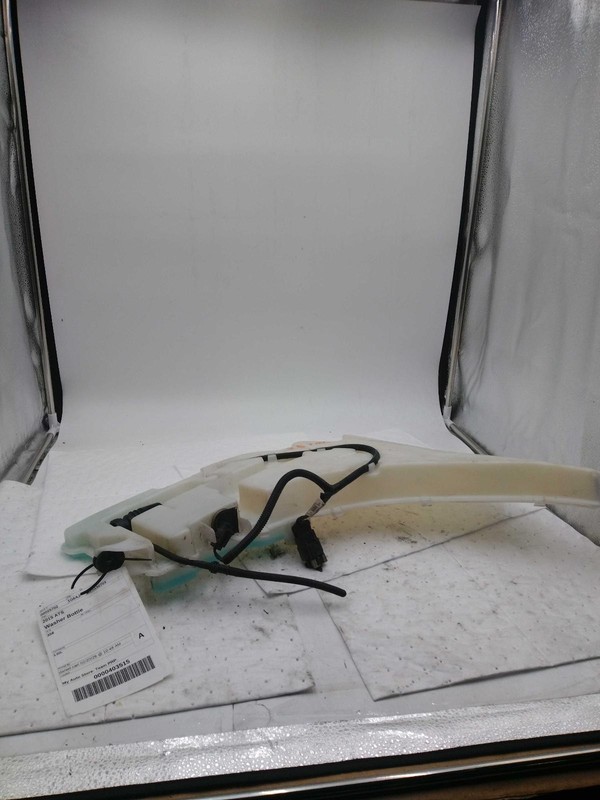 2015 Cadillac ATS Washer Fluid Reservoir OEM 3.6L White 85K Miles