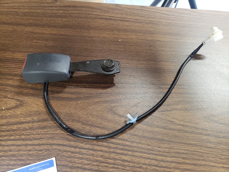 Seat Belt Front Bucket Driver Buckle 2001 MONTERO SPORT