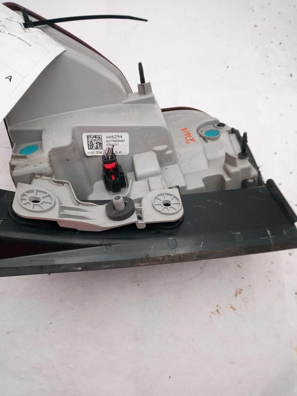2020 GMC Acadia Left Tail Light Assembly Grey OEM 691009, 110K Miles