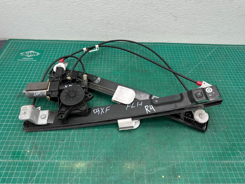 09-15 JAGUAR XF XFR X250 FRONT LEFT DOOR POWER WINDOW REGULATOR WITH MOTOR OEM