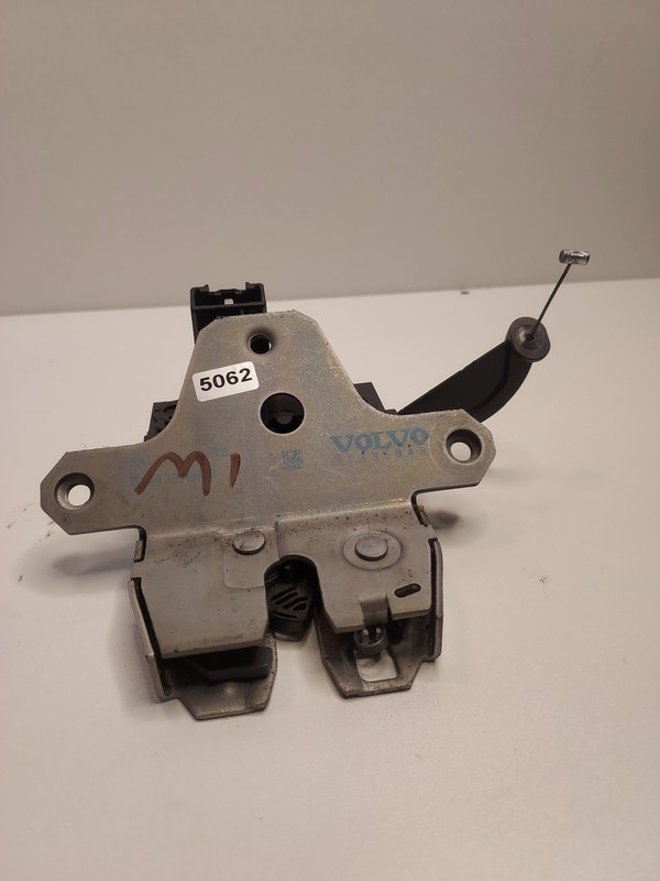 2013 - 2018 Volvo S60 OEM Trunk Latch Lid Lock Actuator Assembly 31335046 3921
