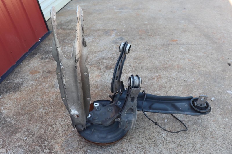 2014-2019 MERCEDES CLA250 C117 FWD REAR LEFT SIDE SPINDLE KNUCKLE HUB ASSY OEM