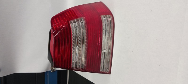 04, 05, '07 VOLKSWAGEN JETTA Rght Passenger Taillight Sdn OEM Grade B