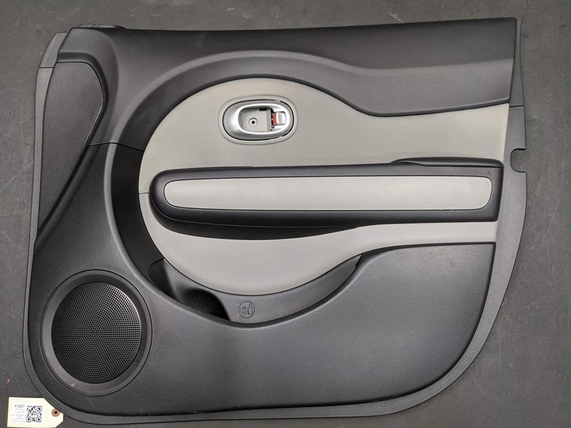 Front Right Door Trim Panel 2019 Kia Soul 82308-B2030-DT6 2014 2015 2016 - 2018
