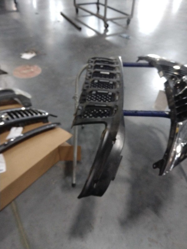 2012 Jeep Compass Grille Black OEM 68109865AA 68109866AA 123K Miles