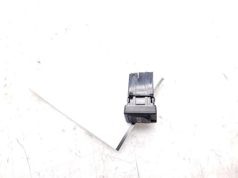 08 09 10 11 Toyota Highlander Aux Plug Stereo Jack 86190-12020