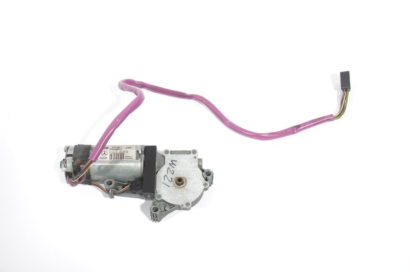 2007 - 2009 MERCEDES BENZ S550 W221 Sunroof Sun Roof Motor OEM 221 820 20 42