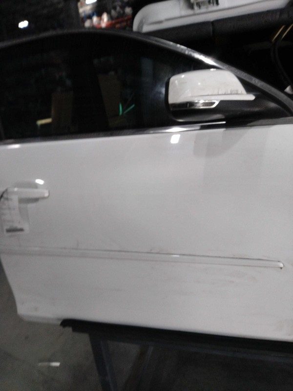 2015 Chevrolet Malibu Right Front Door White - Good Condition, 137K Miles