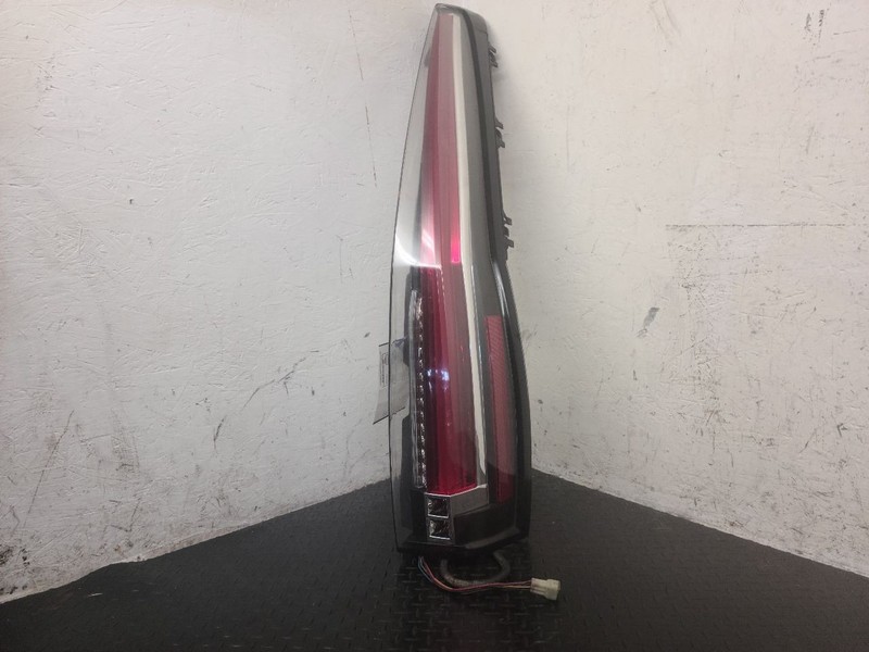 15-20 Cadillac Escalade Right Passenger Tail Light Lamp OEM 22884388