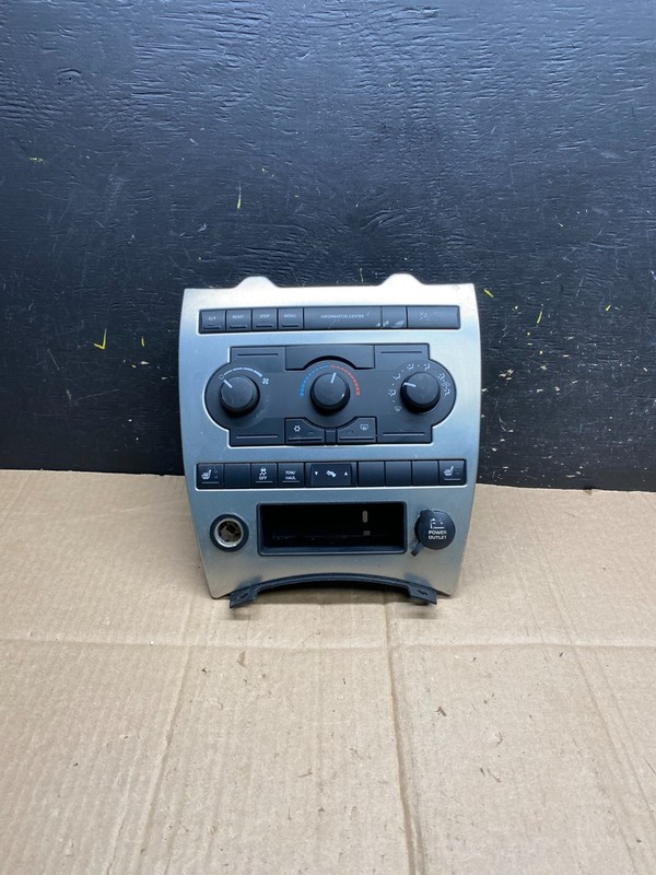 2005 to 2008 Jeep Grand Cherokee Center A/C Heater Climate Control OEM aa4710 DG