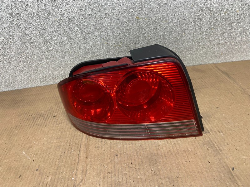 2002 to 2005 Hyundai Sonata Left Driver Lh Side Tail Light Oem AA6268 DW