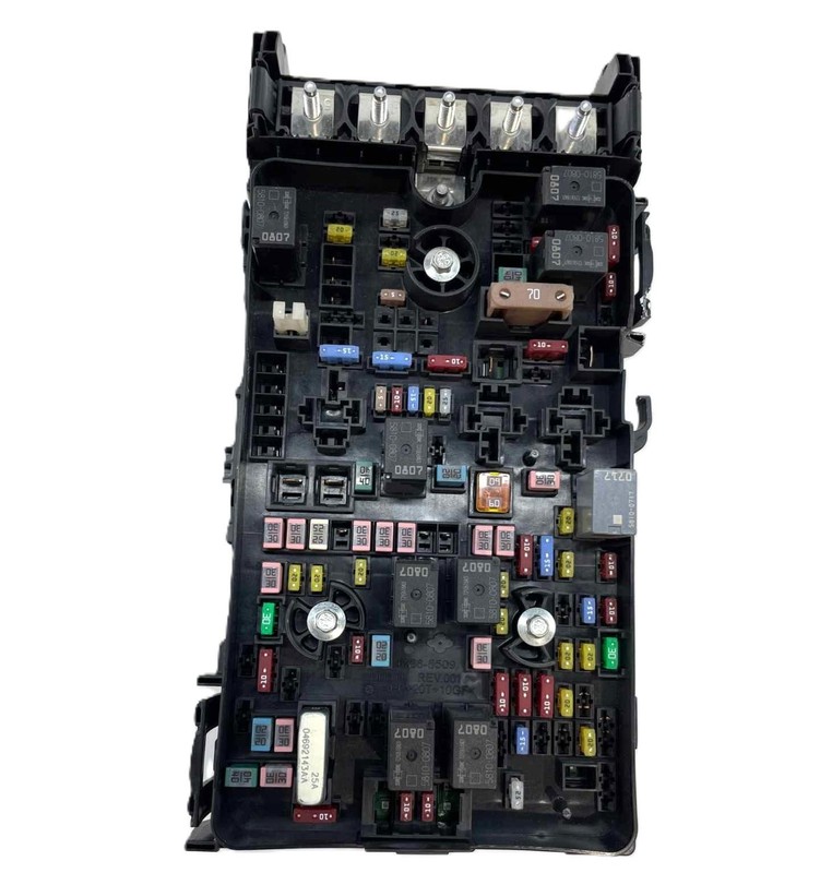 2016-2018 Jeep Cherokee Intelligent Power Distribution Fuse Box OEM 68264525AF