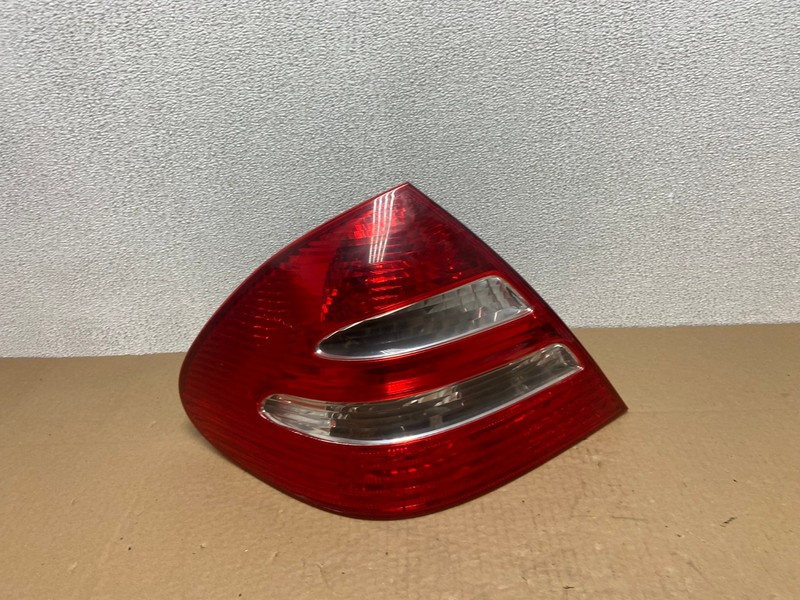 2003-2006 Mercedes E Class Sedan Left Driver LH Side Tail Light AB6145 LK