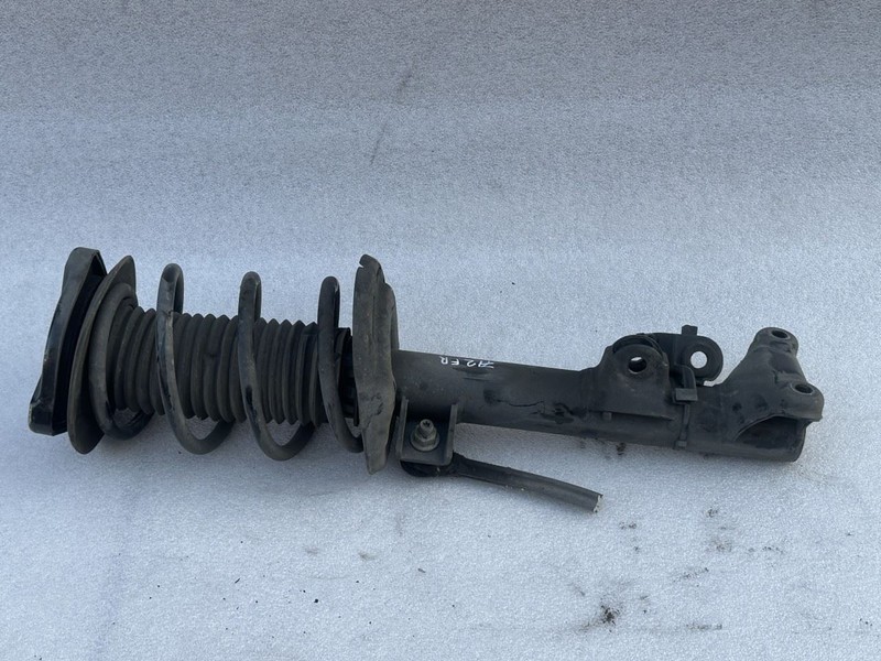 2010-2014 MERCEDES E350 E550 C207 A207 RIGHT FRONT STRUT SPRING 2073232400