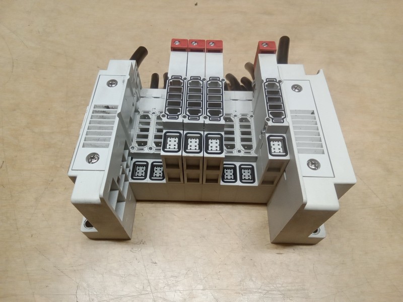 SMC SS5Y31-E4R058 Manifold Block W/4 SY30M-50-1A Space Assembly