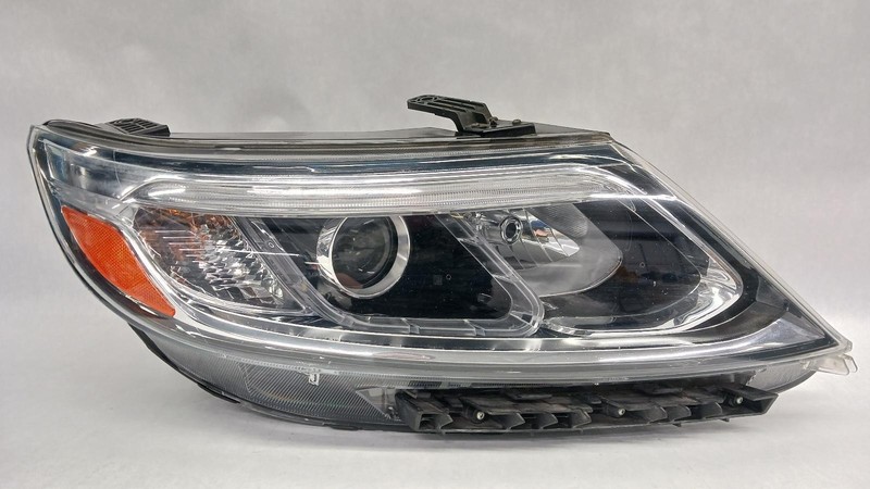 14-'15 KIA SORENTO Right passenger headlight w/o LED accents OEM Grade B