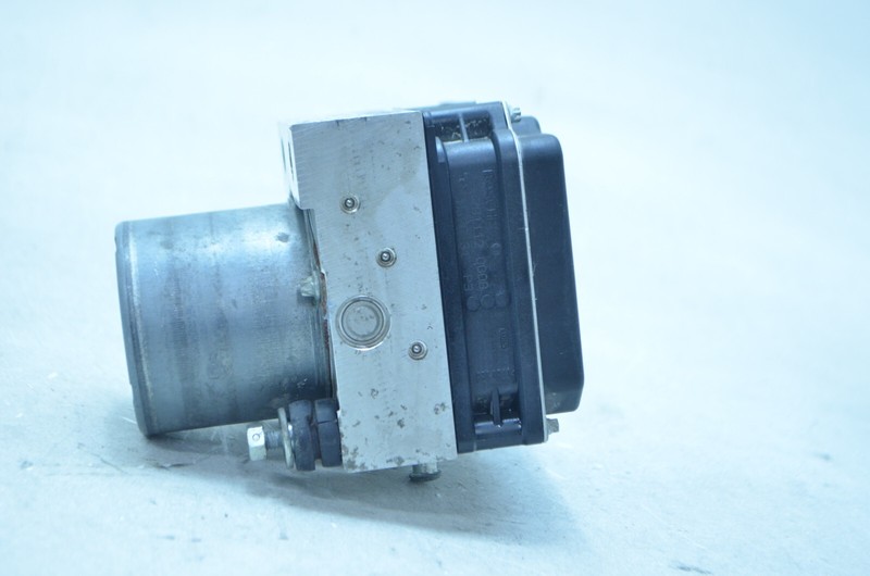 13-16 GMC ACADIA ANTI LOCK ABS BRAKE PUMP OEM