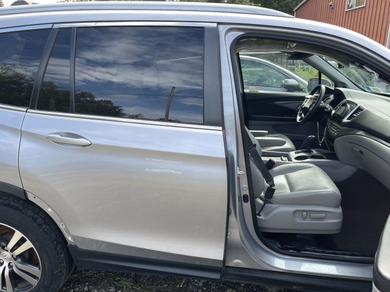 2016-22 HONDA PILOT RIGHT ROCKER W/POST SILVER PC:NH830M 3.5L AT AWD 144K 58077