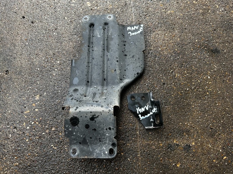 14-19 Nissan Versa Note SPARE WHEEL TIRE CARRIER HOLDER MOUNT BRACKET OEM