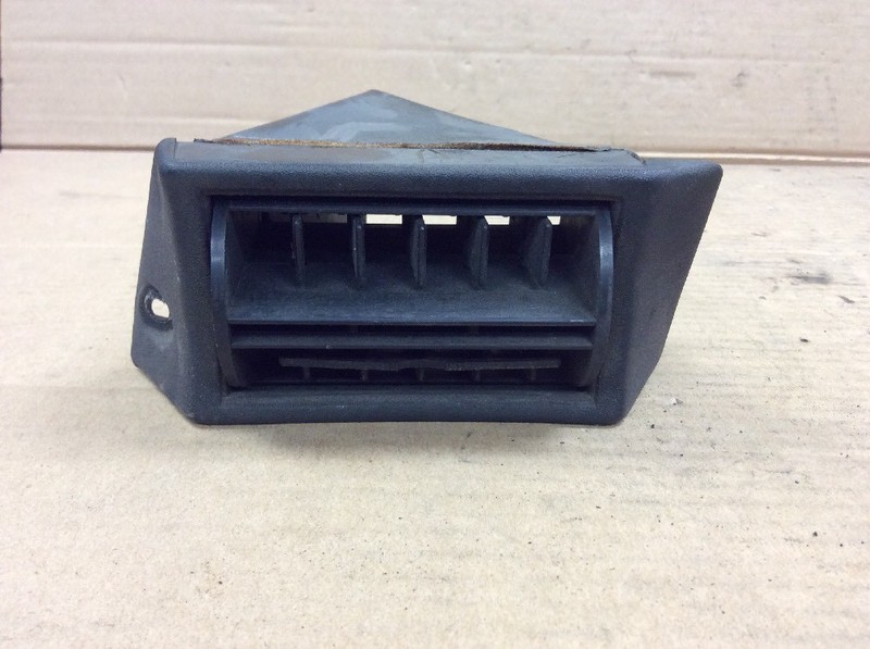 76 1976 Civic CVCC (1500) 3DRDashboard Left Fresh Air Vent Used OEM