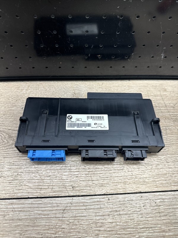 BODY CONTROL FUSE BOX MODULE 9244393 BMW F10 550I 535I 528I (2011-2016) OEM BCM