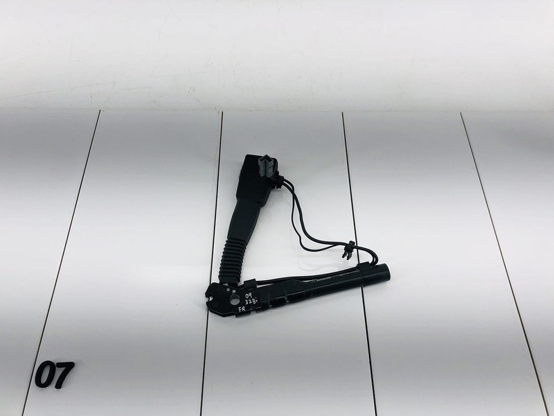 08-13 BMW 328I E90 FRONT RIGHT SIDE SEAT BELT TENSIONER LATCH BUCKLE OEM