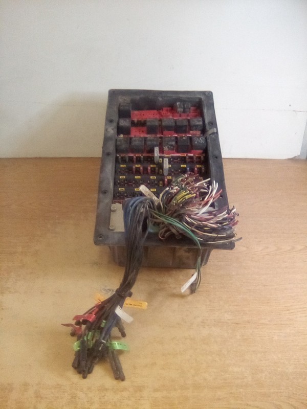 2007-2012 Kenworth T660 Fuse/Relay Block