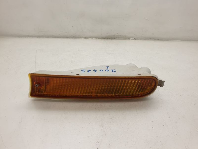 Driver Corner/Park Light Park Lamp-turn Signal Fits 96-97 RAV4 81520-42020