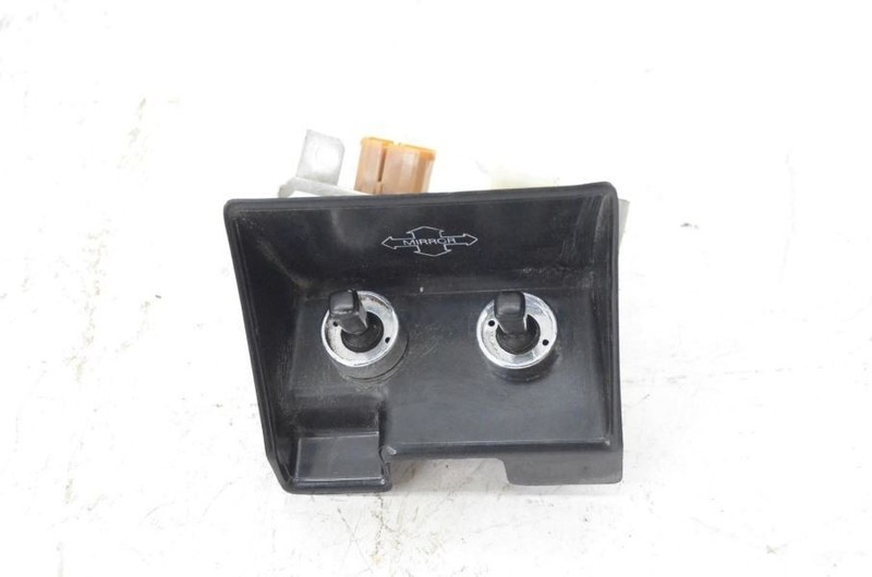 1982-1983 Datsun 280zx L28 Power Door Mirror Control Switches