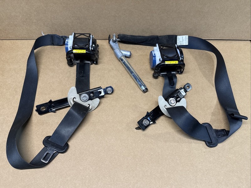 2014-2021 Outlander Front Seat Belt Seatbelts Retractor Driver Passenger Black