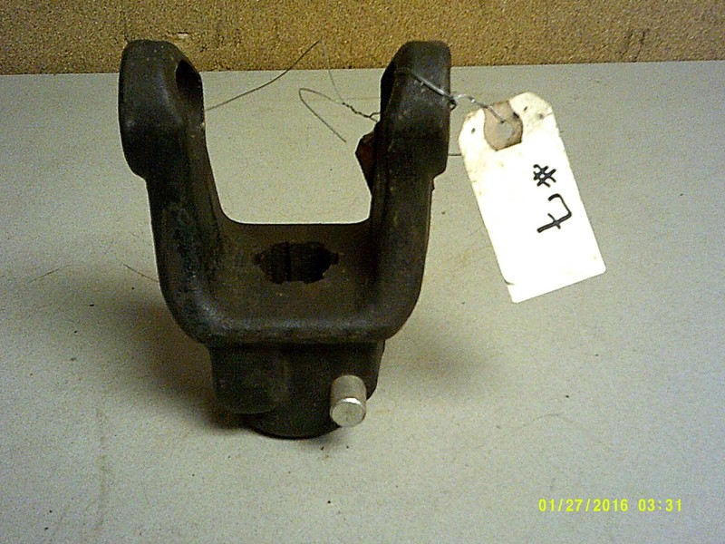 Tractor Yoke 1-3/8" 6-Spline Round Bore *FREE SHIPPING*