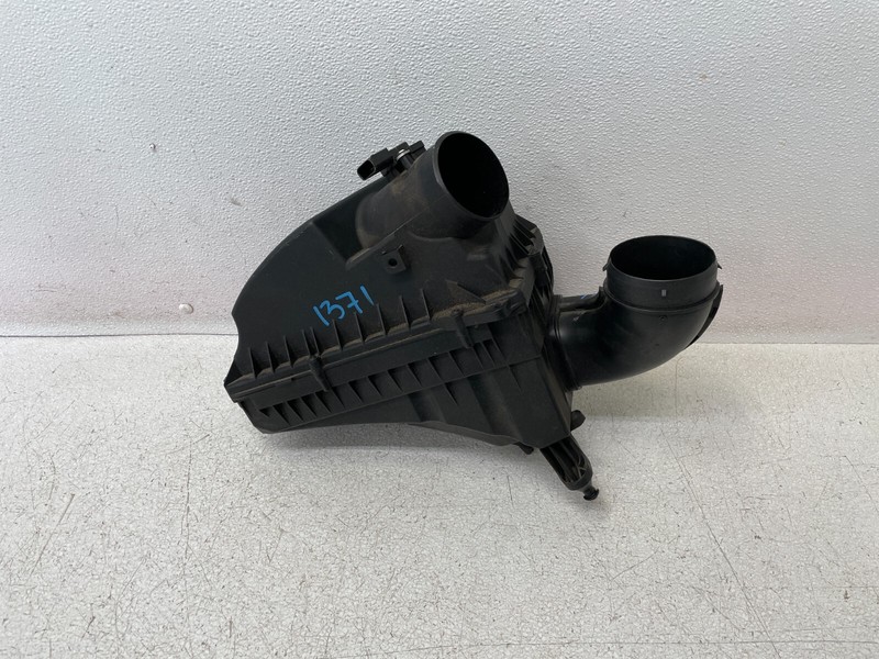 13 14 15 Jaguar XF Engine Air Intake Cleaner Filter Box Tube 2.0L 1371 OEM