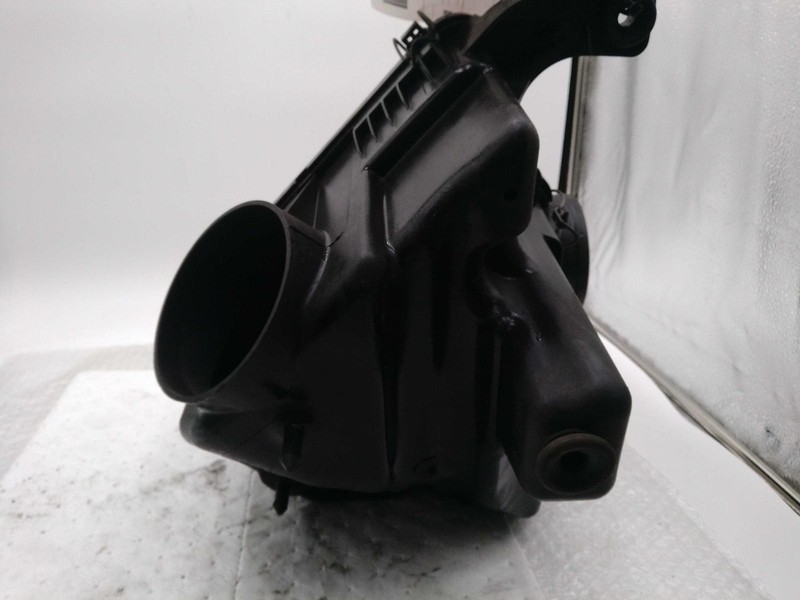 2015 Chrysler Town & Country Air Cleaner Assembly OEM 04861729AB Used 130K
