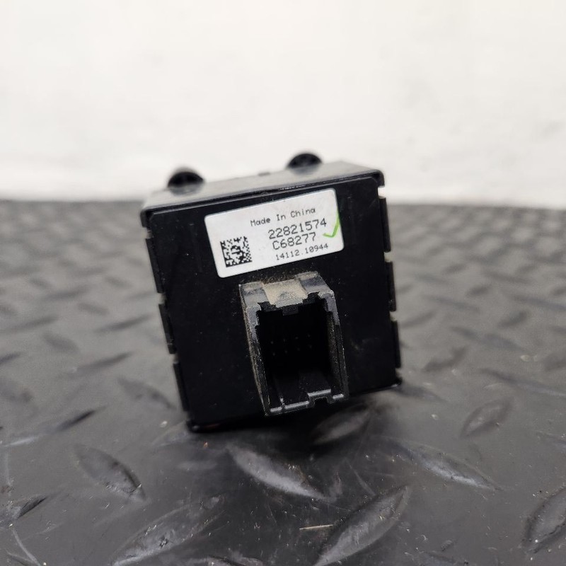 15-19 GMC Yukon XL 1500 Trailer Brake Switch OEM 22821574