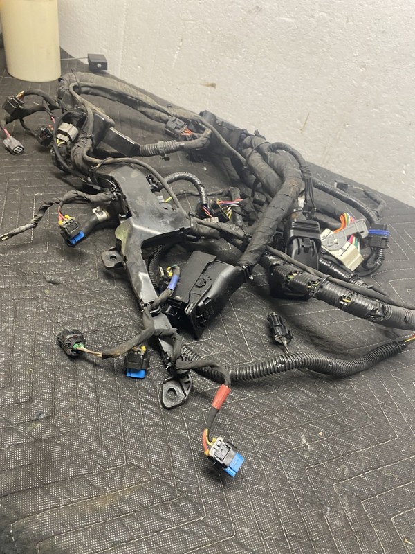 2017 Kia Sorento LX Motor Harness OEM