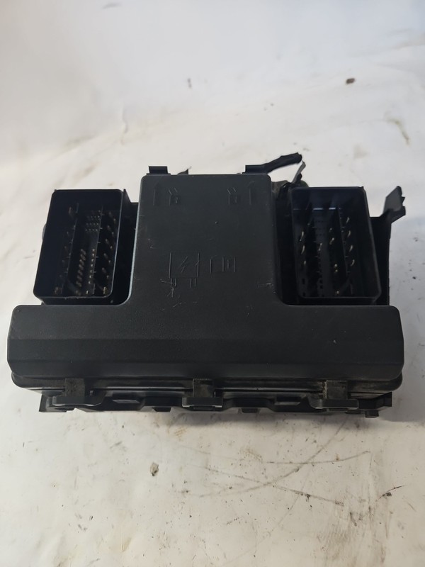 2013-2014 Ford Fusion Fusebox Fuse Box Relay Module Dg9t14a075aa