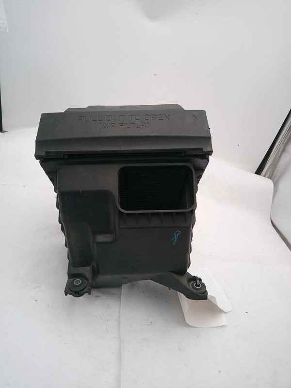 Used Air Cleaner Assembly fits: 2019 Kia Sorento 2.4 Grade B
