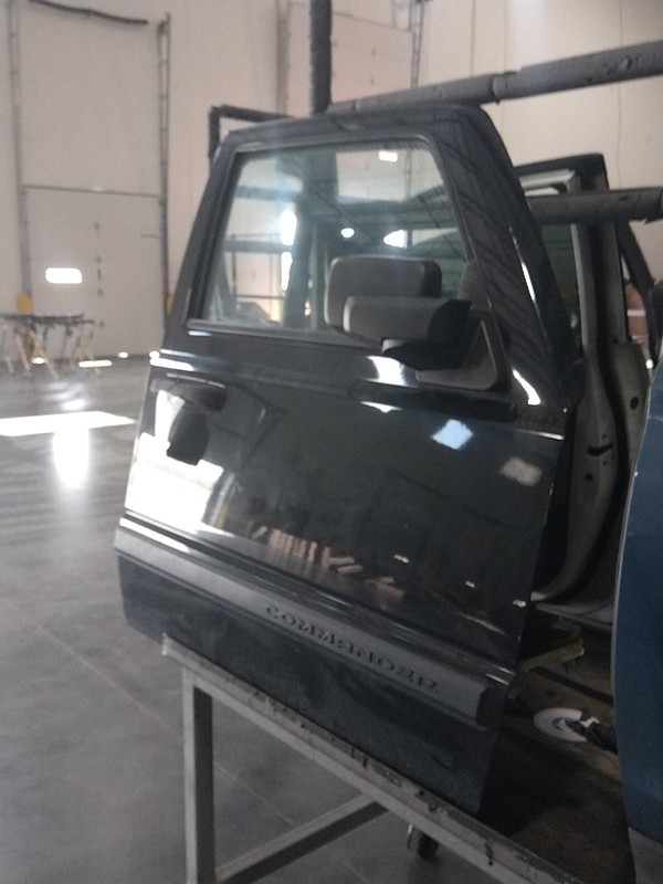 2006 Jeep Commander Right Door Black 4DR SUV Used OEM Part 277489