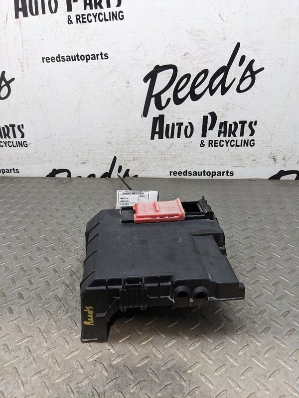 2019-2025 GM Chevy Silverado OEM Engine Battery Junction Block 84646132 1184828
